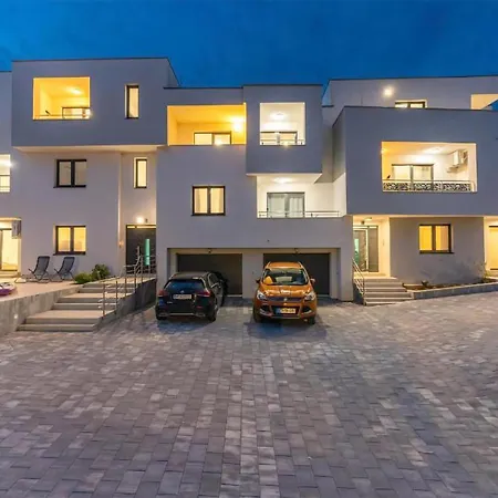 Apartman Stunning In Tribanj With Kitchen *
