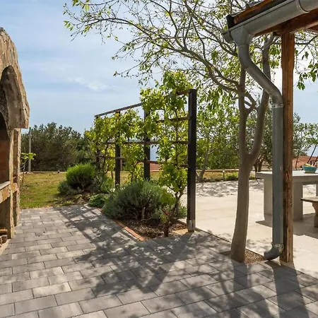 Stunning In Tribanj With Kitchen Apartman